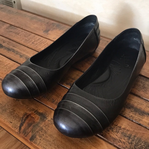 Born Leather Flats - Picture 2 of 6